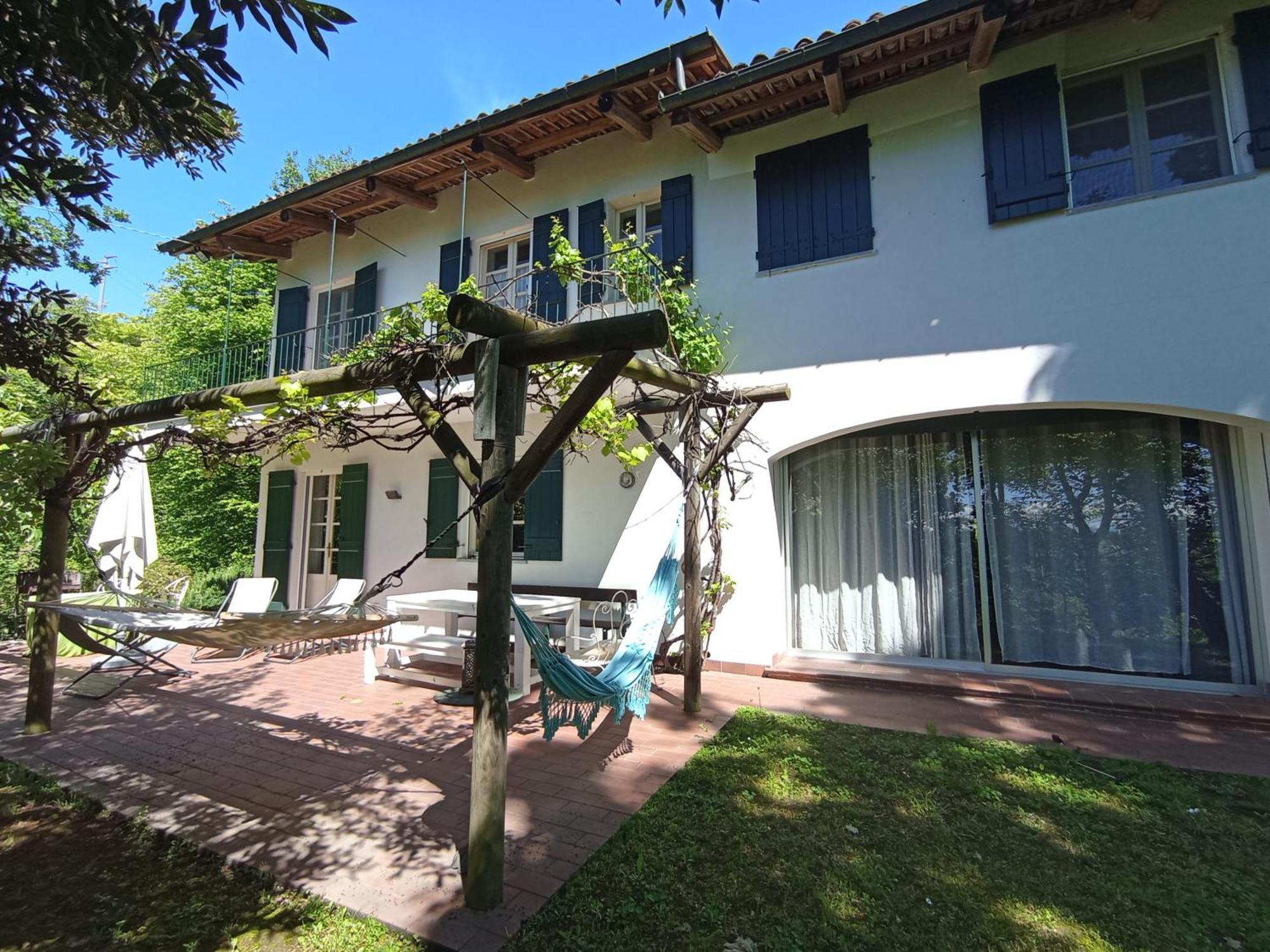 America Nei Boschi B&B Бра Екстер'єр фото